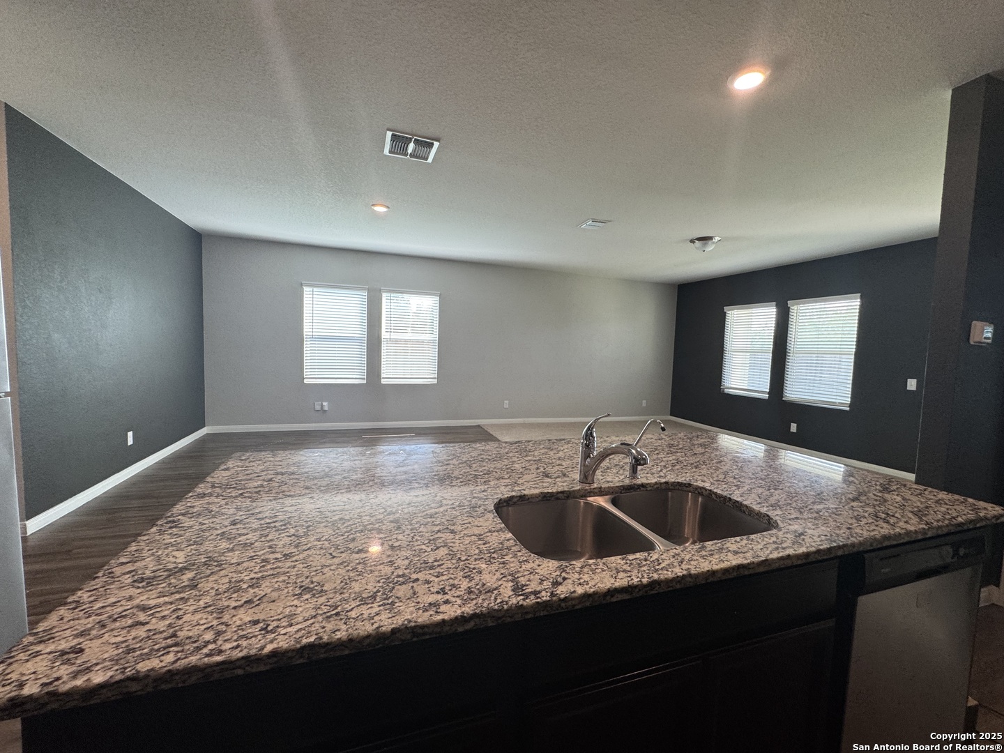 8607 Rock Meadow Converse TX 78109