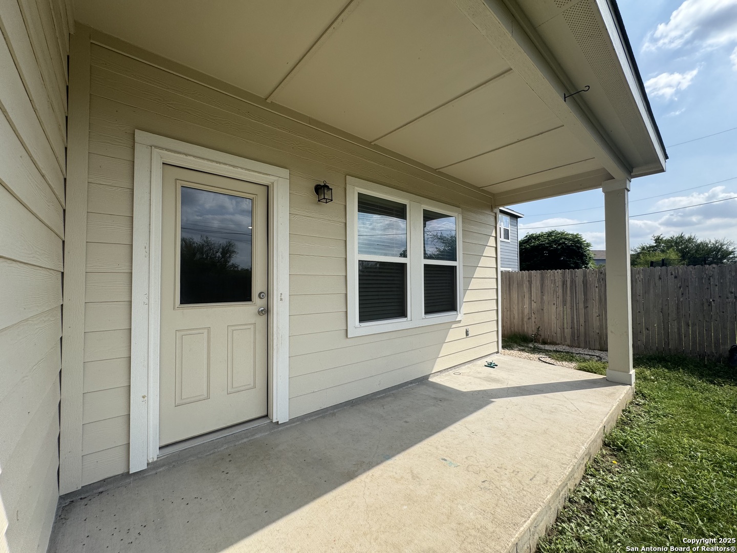 8607 Rock Meadow Converse TX 78109