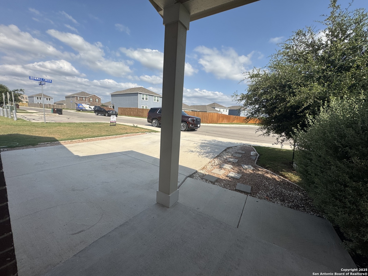 8607 Rock Meadow Converse TX 78109