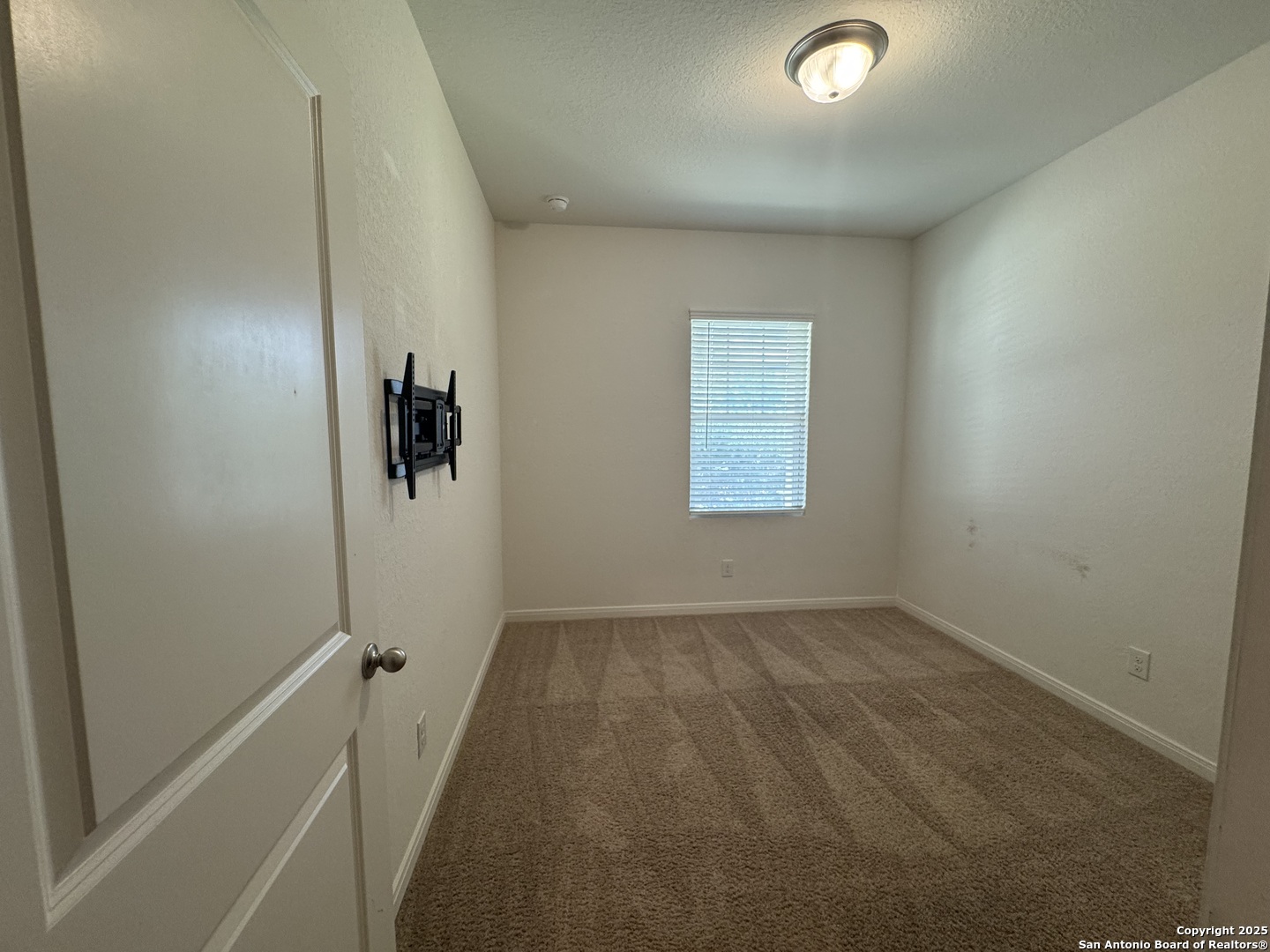 8607 Rock Meadow Converse TX 78109
