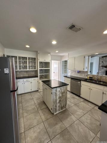 211 Uecker Spring Branch TX 78070