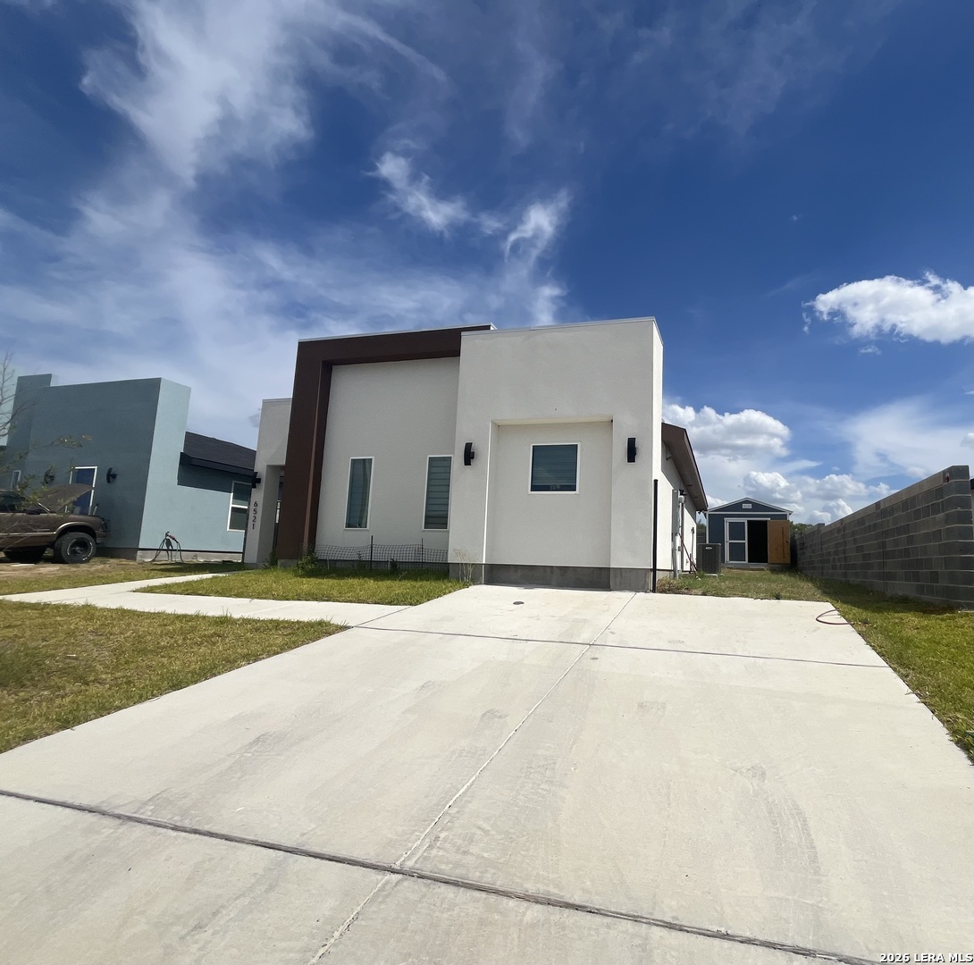 6521 Adenia Lp Laredo TX 78043