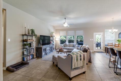 9815 Catell Boerne TX 78006