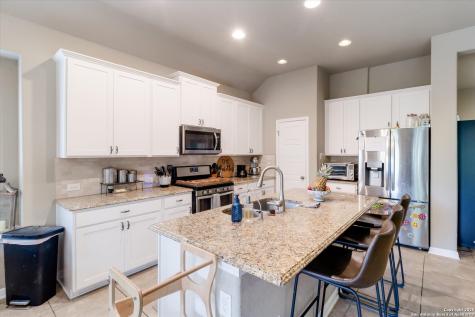 9815 Catell Boerne TX 78006