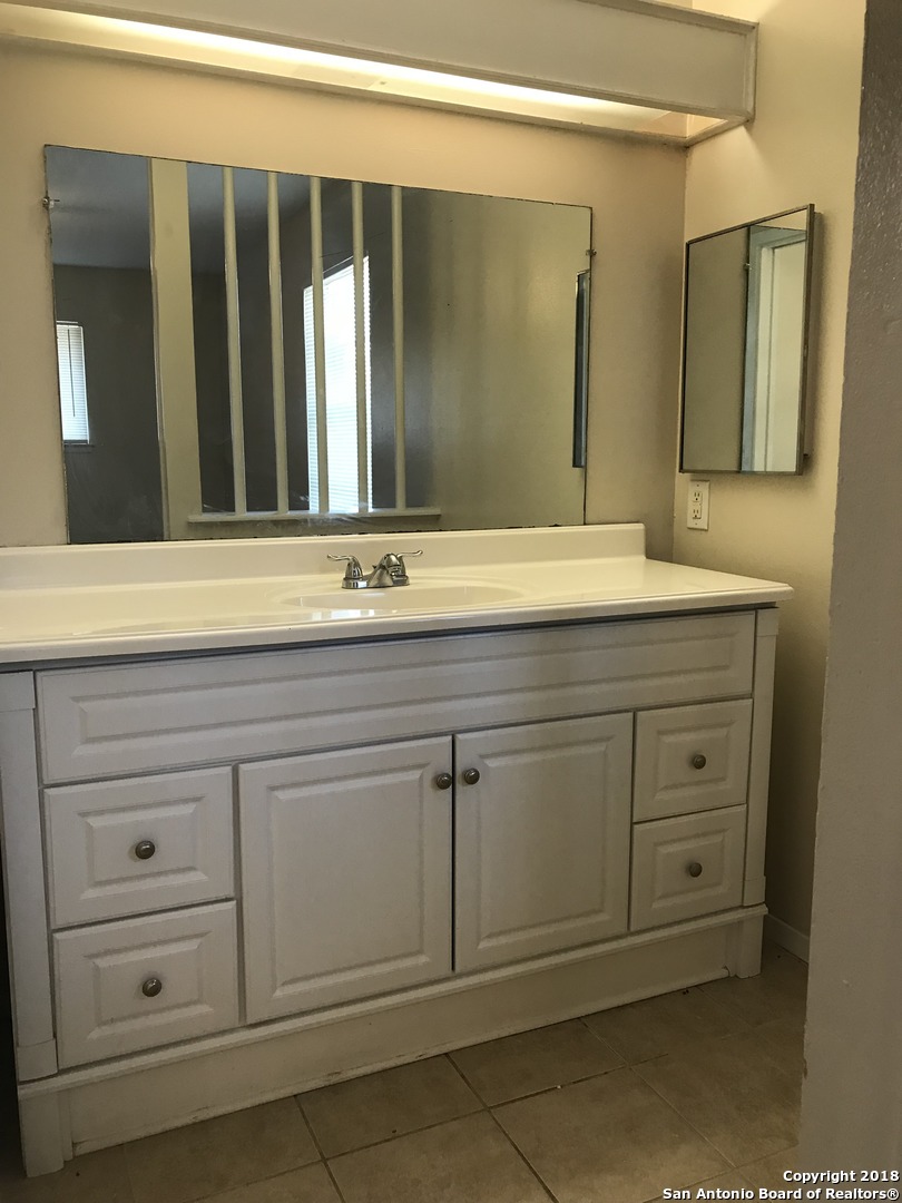 5874 Castle Run Drive San Antonio TX 78218