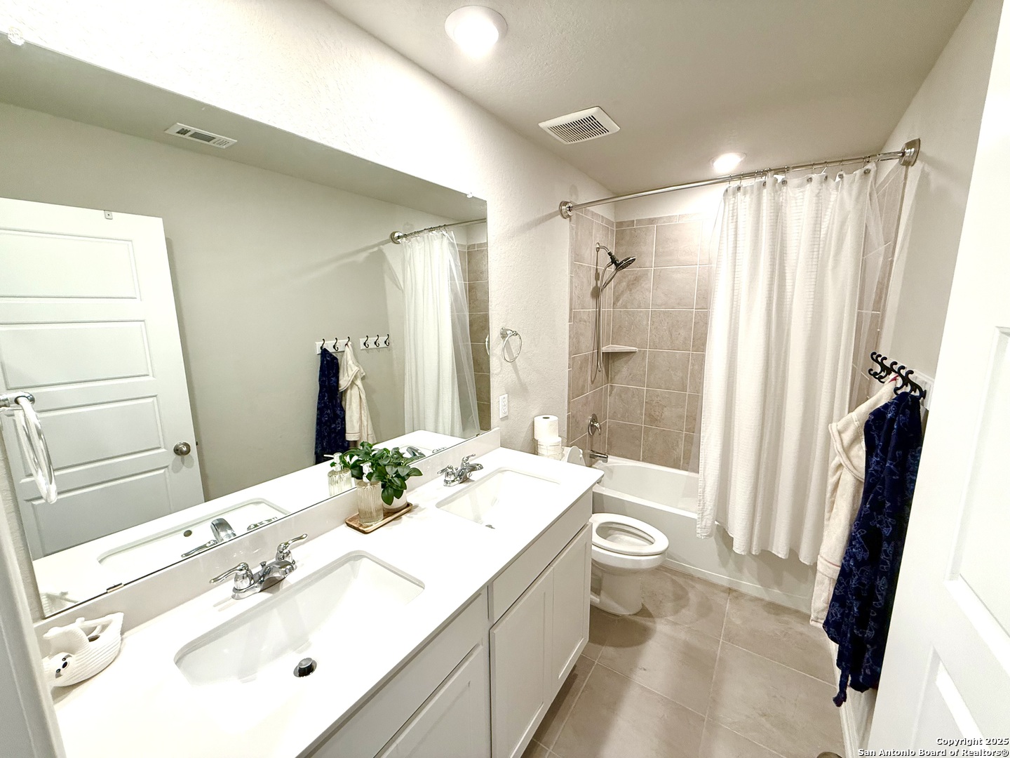 320 Goodfella Avenue San Antonio TX 78108