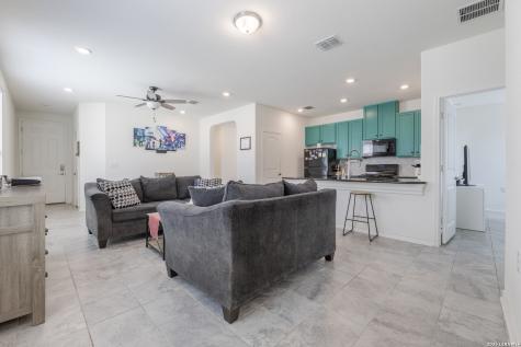 6422 Hibiscus Falls San Antonio TX 78218
