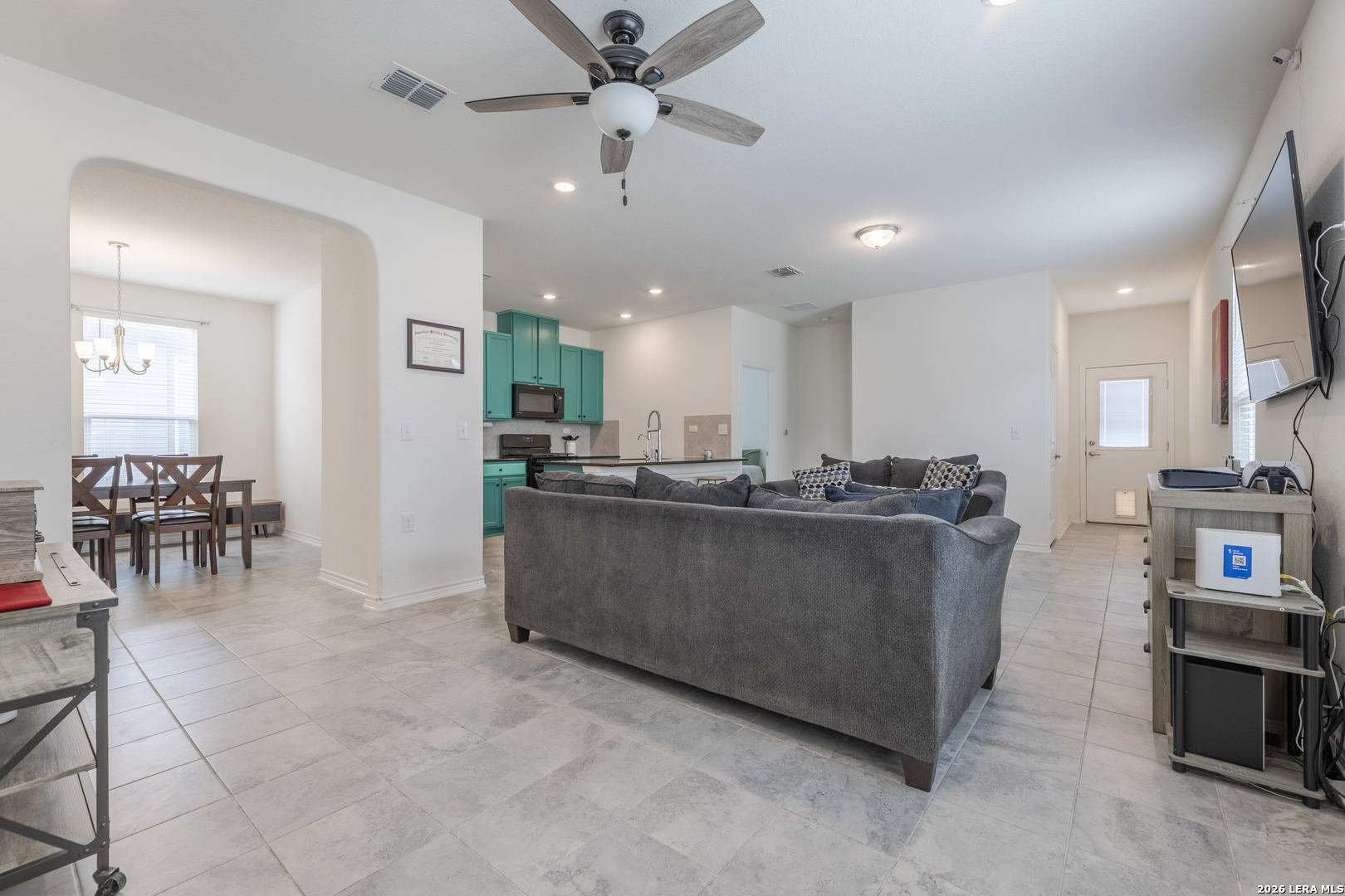 6422 Hibiscus Falls San Antonio TX 78218