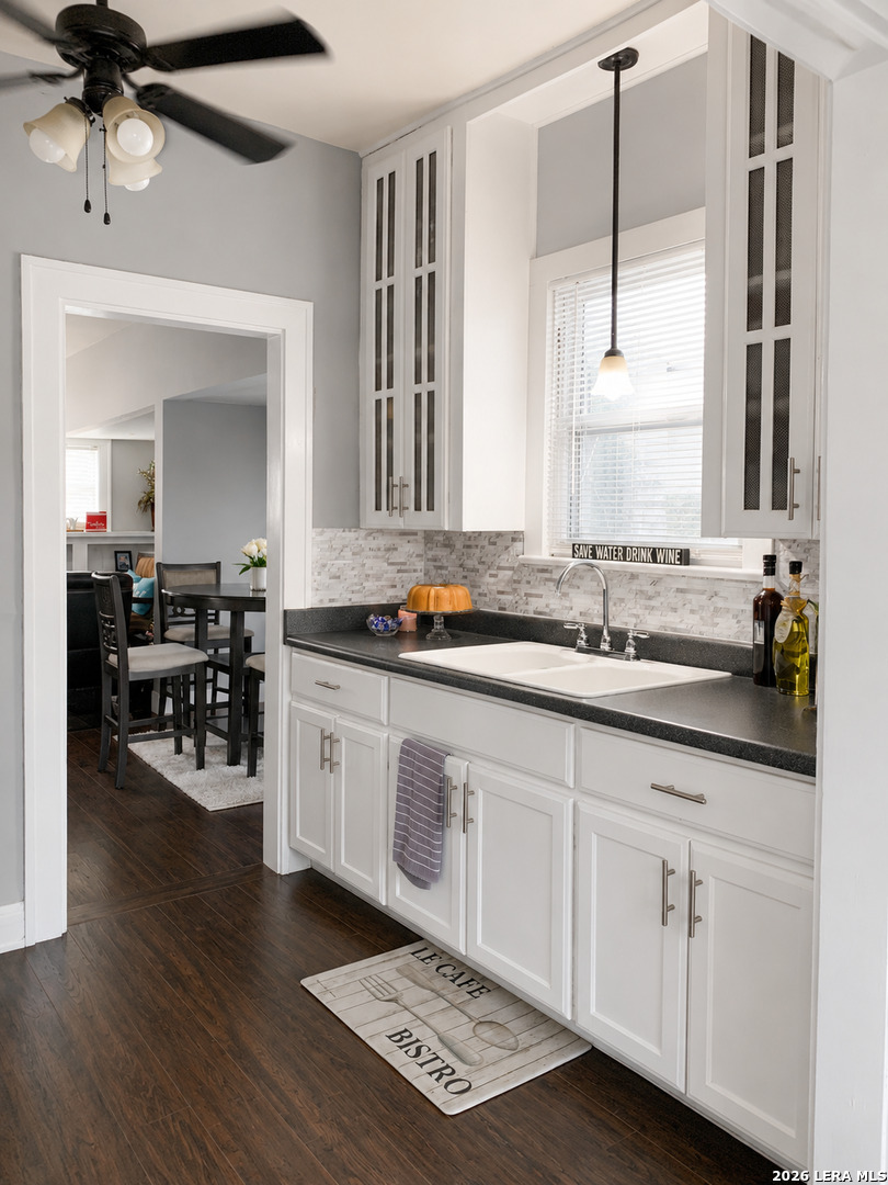 115 W White San Antonio TX 78214
