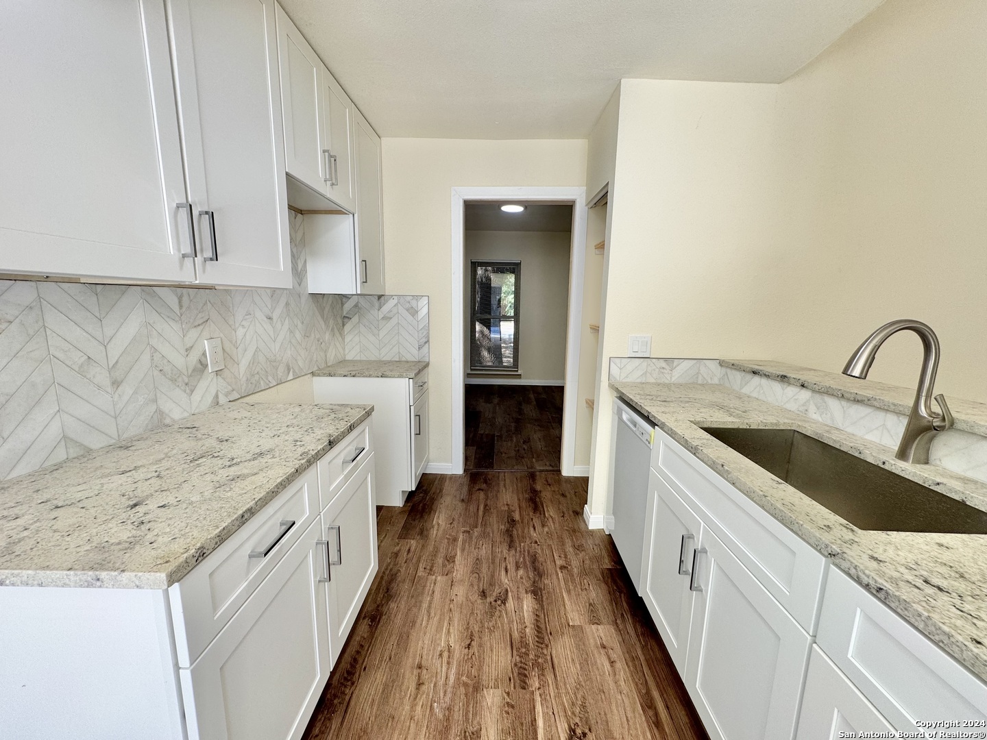 5806 Misty Glen San Antonio TX 78247