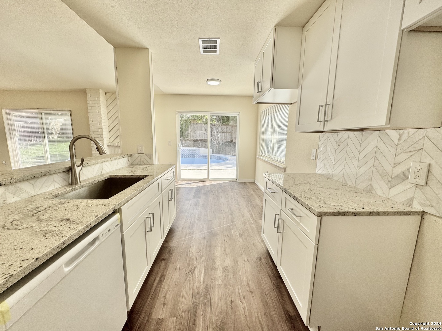 5806 Misty Glen San Antonio TX 78247