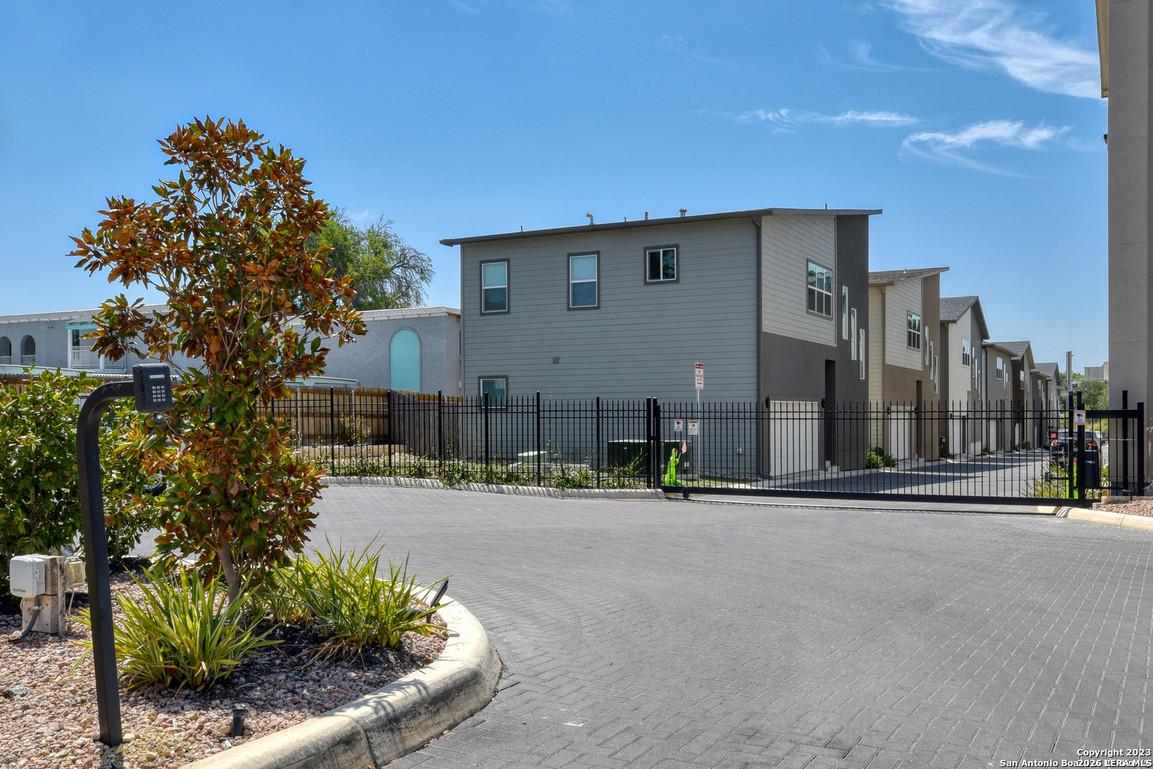 1618 W Lawndale Drive San Antonio TX 78209