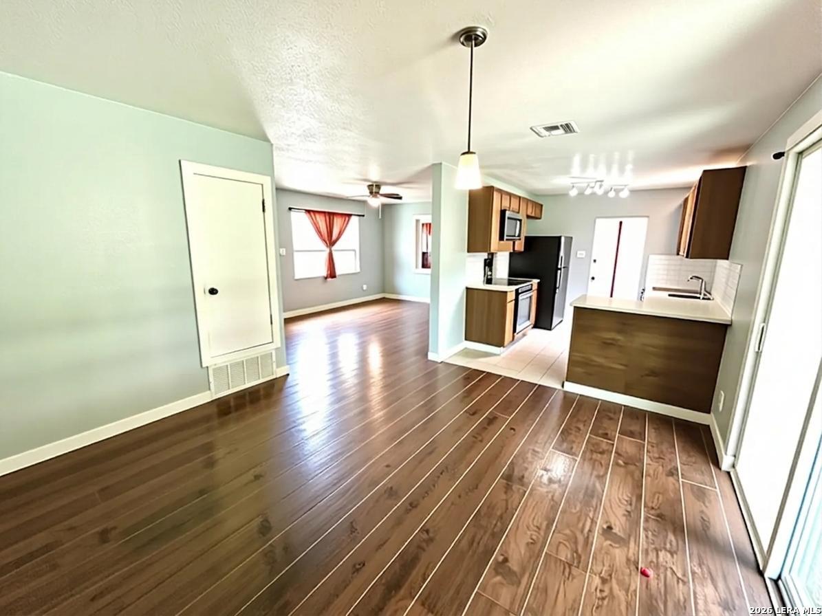 4111 Judivan San Antonio TX 78218