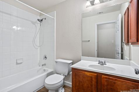 8607 Cheyenne Bluff Converse TX 78109