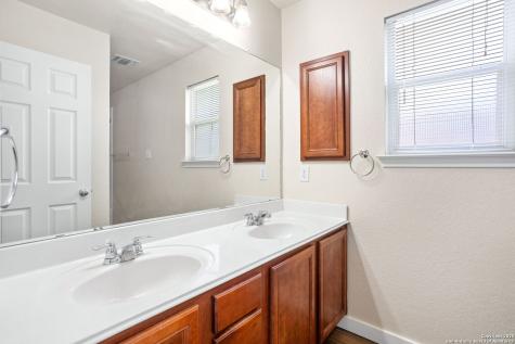 8607 Cheyenne Bluff Converse TX 78109