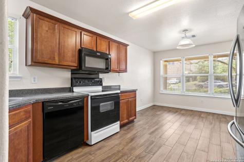 8607 Cheyenne Bluff Converse TX 78109