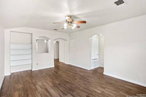 8607 Cheyenne Bluff Converse TX 78109