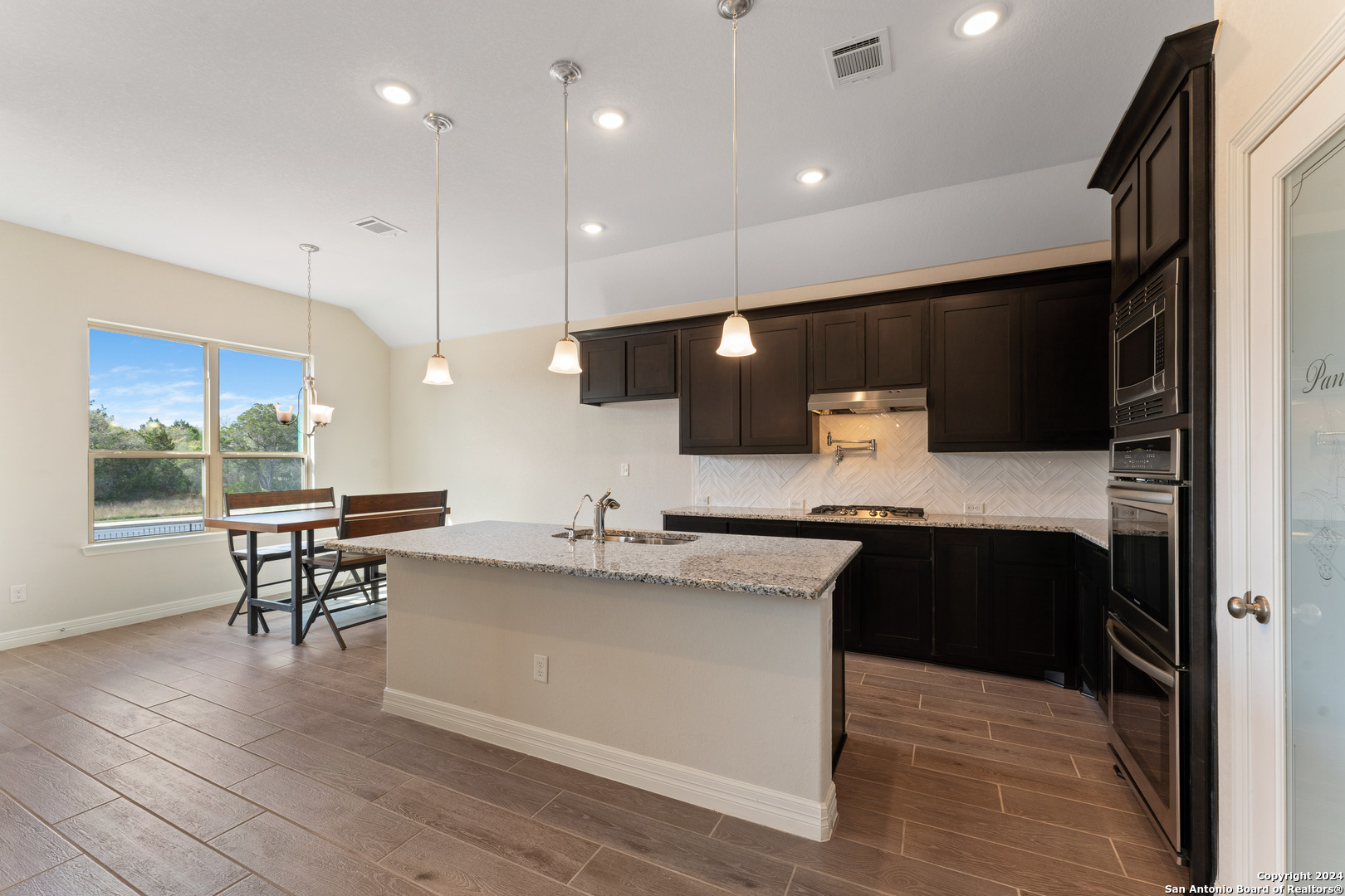 423 Montessa Park San Antonio TX 78253