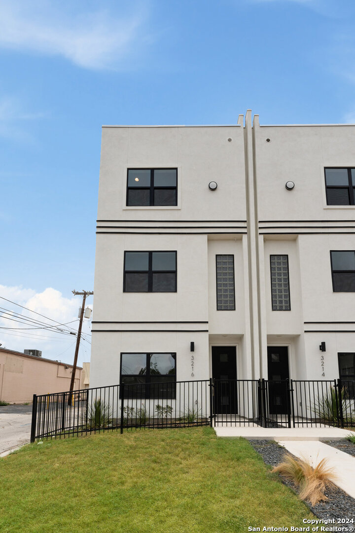 3214 N Elmendorf Street San Antonio TX 78201