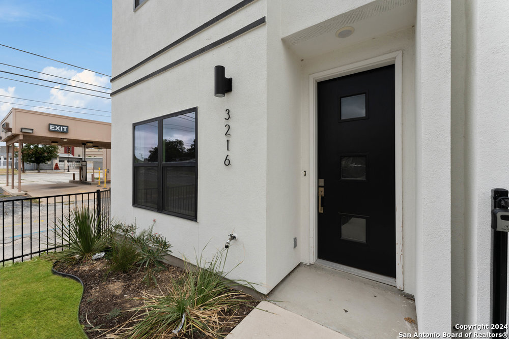 3214 N Elmendorf Street San Antonio TX 78201