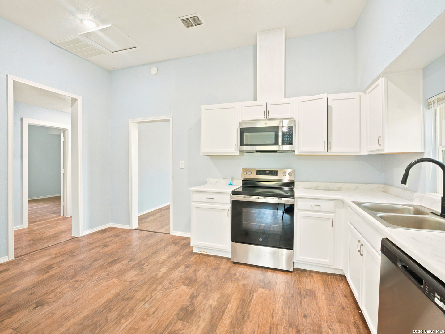 112 Avenue B Converse TX 78109