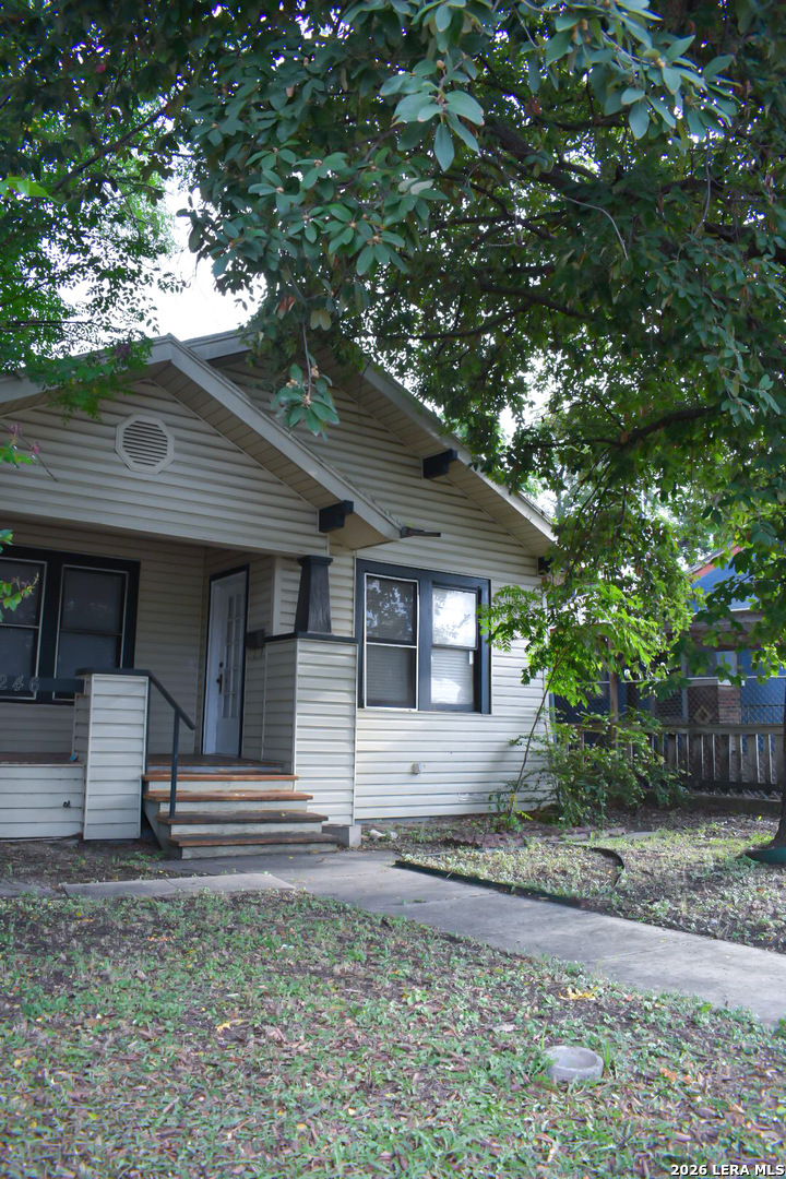 2246 E Houston Street San Antonio TX 78202
