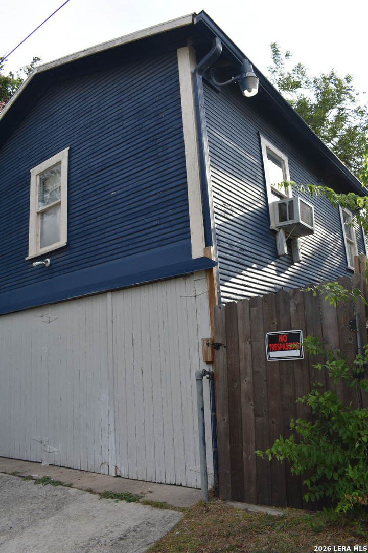 2246 E Houston Street San Antonio TX 78202