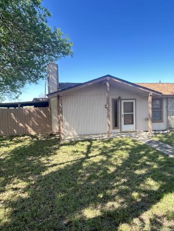 1051 Country Club G-28 Seguin TX 78155