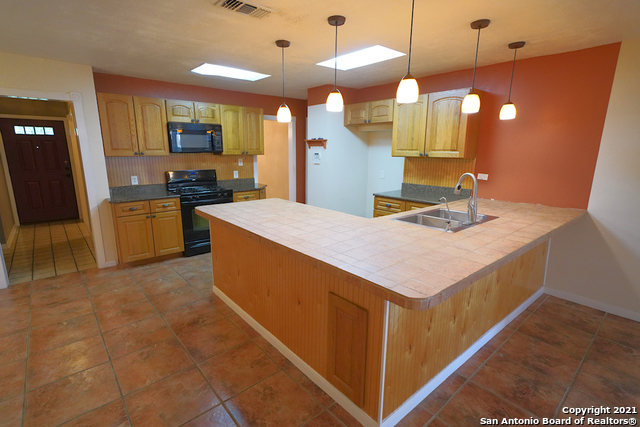 9802 La Rue Street San Antonio TX 78217