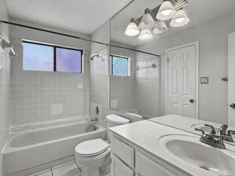 12446 Starcrest Drive San Antonio TX 78216