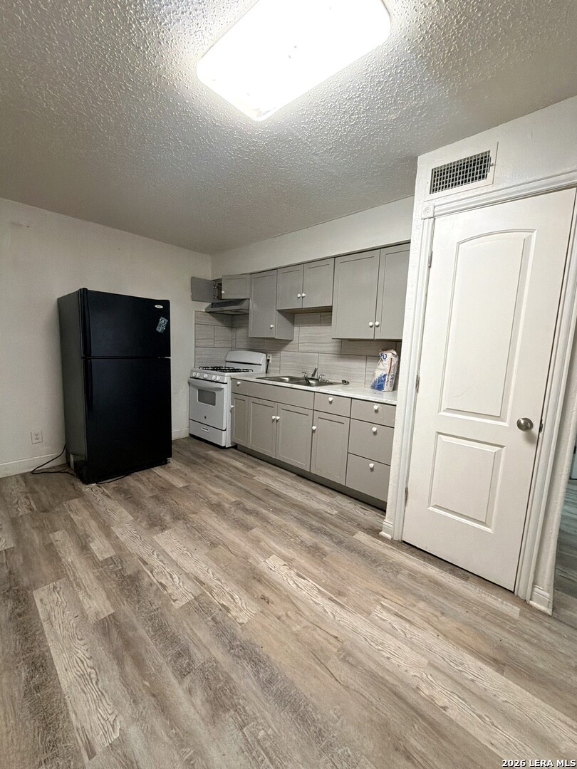 153 E Baylor San Antonio TX 78204
