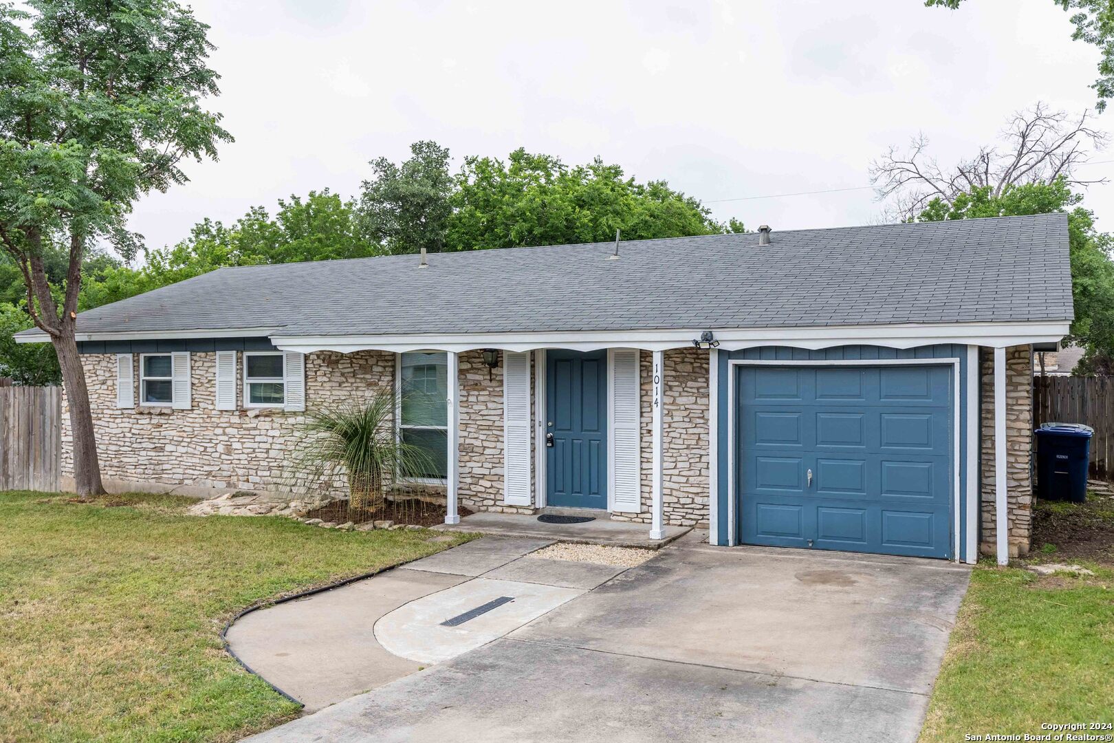 1014 Morey Peak Drive San Antonio TX 78213
