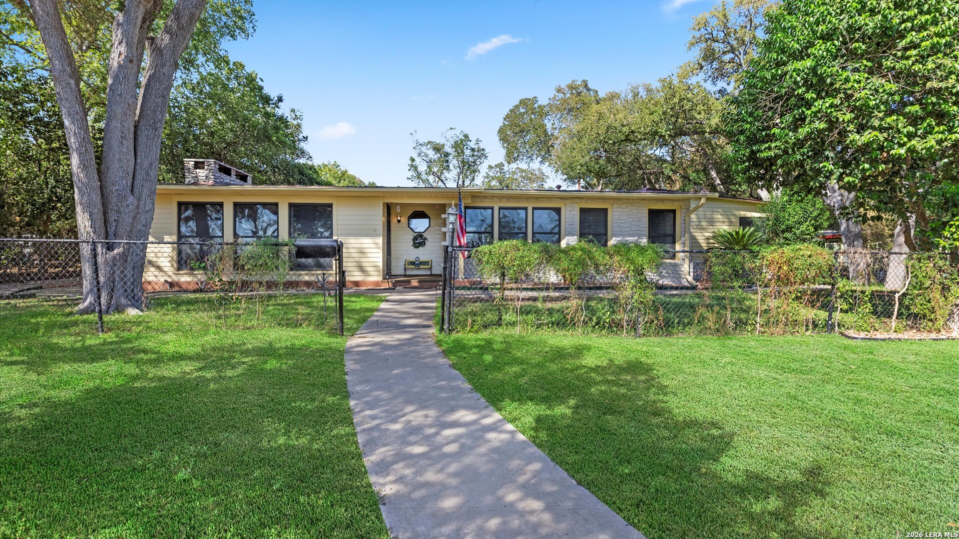 1049 Ivy Lane Terrell Hills TX 78209