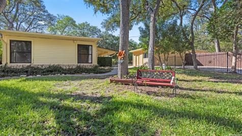 1049 Ivy Lane Terrell Hills TX 78209