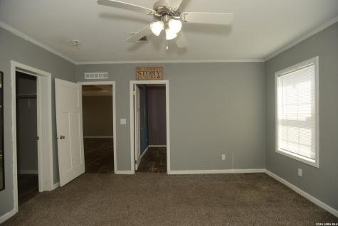 13598 Old Frio City Lytle TX 78052