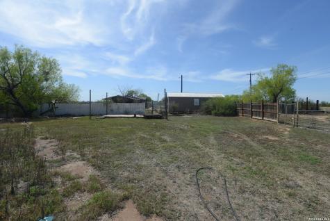 13598 Old Frio City Lytle TX 78052