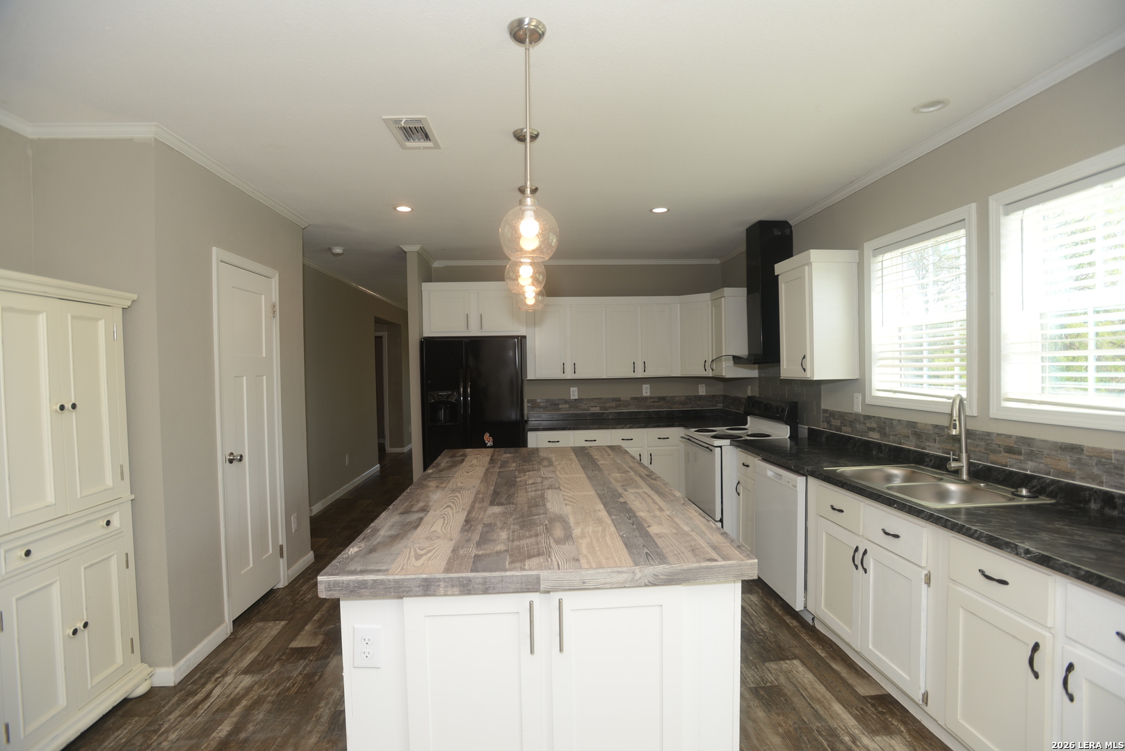 13598 Old Frio City Lytle TX 78052
