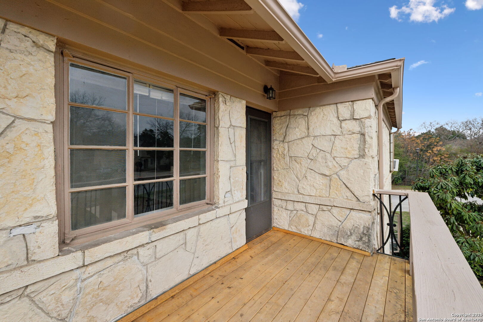 515 E Olmos Drive Olmos Park TX 78212