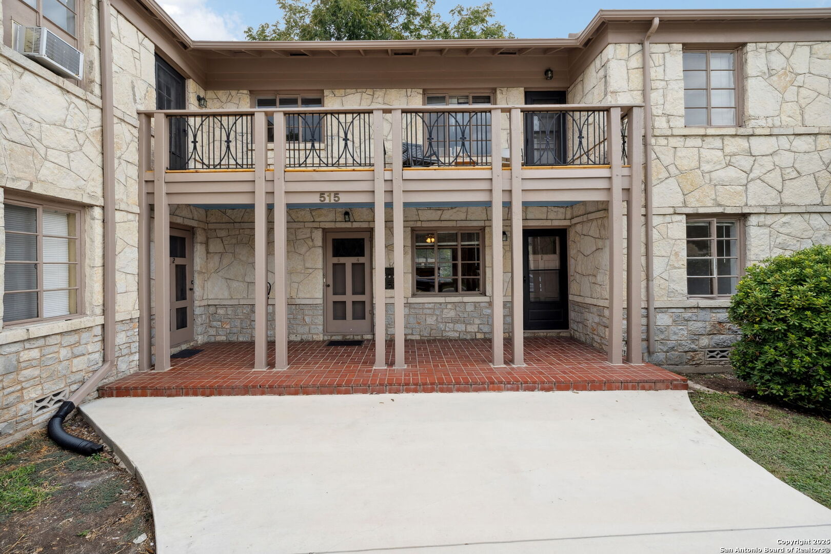 515 E Olmos Drive Olmos Park TX 78212