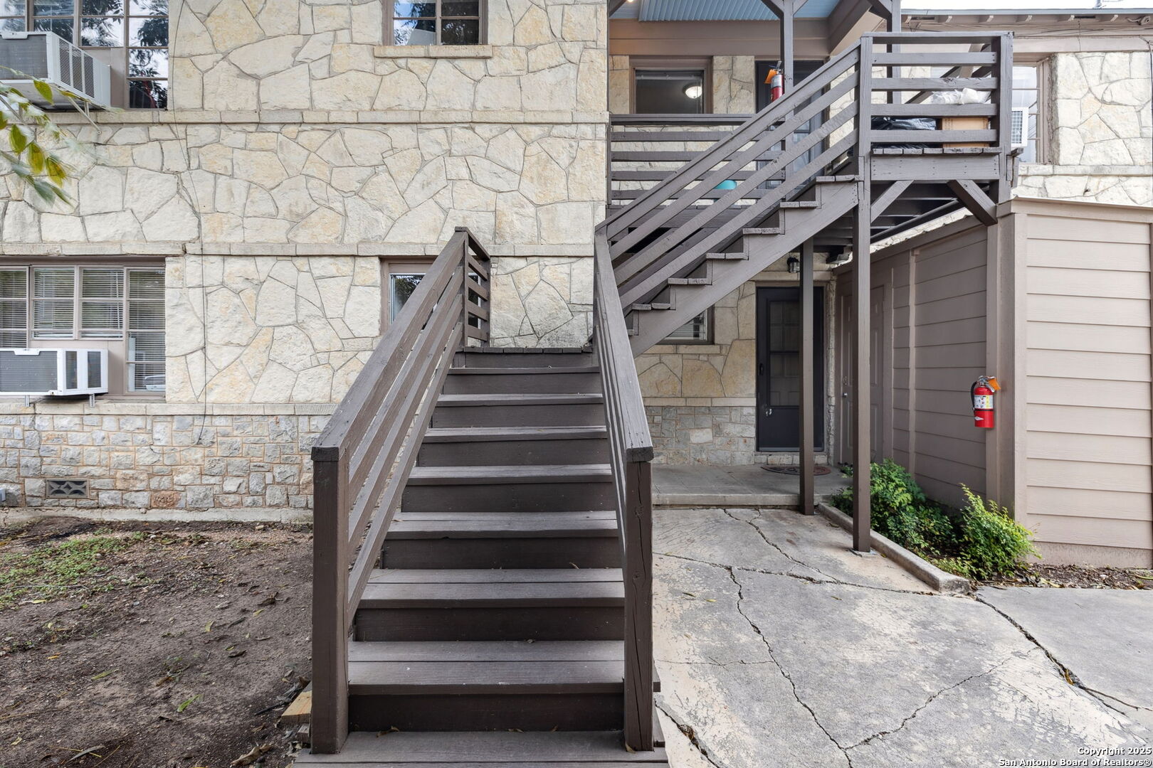 515 E Olmos Drive Olmos Park TX 78212