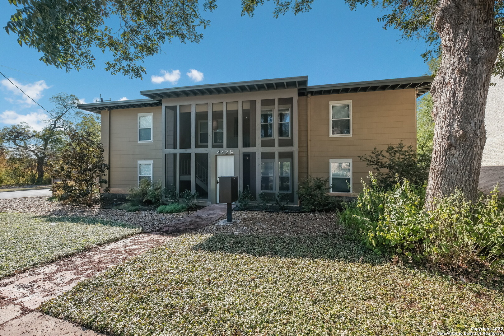 442 E Huisache Avenue San Antonio TX 78212