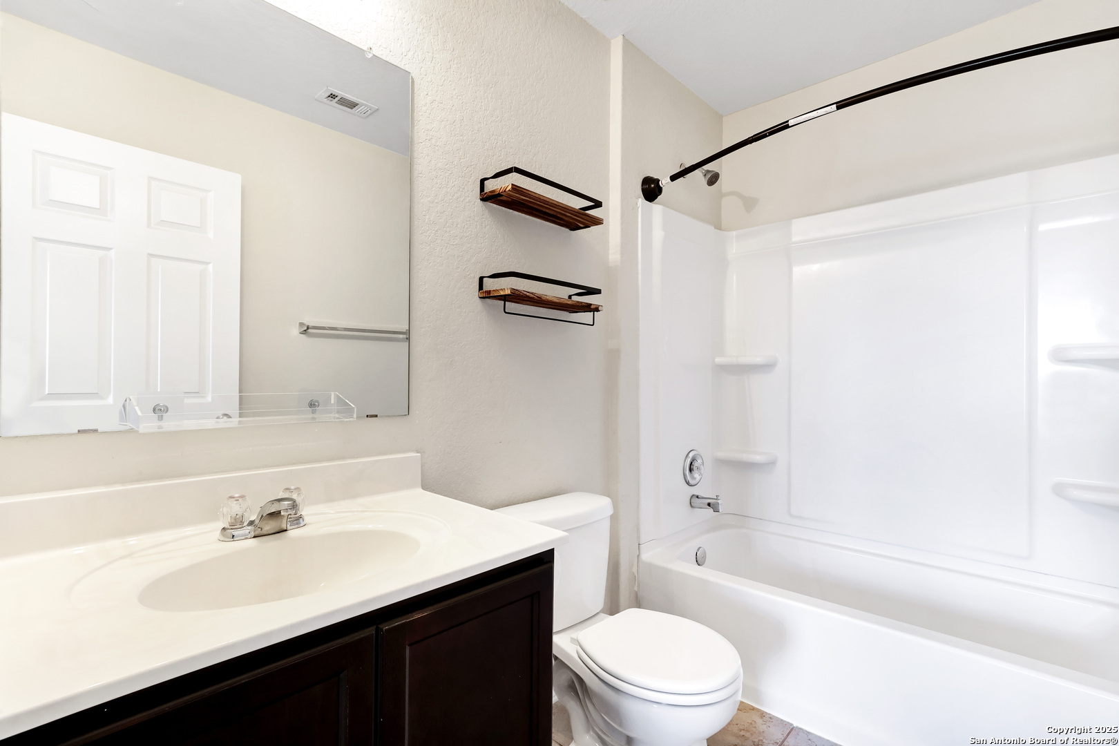 8811 Silver City San Antonio TX 78254