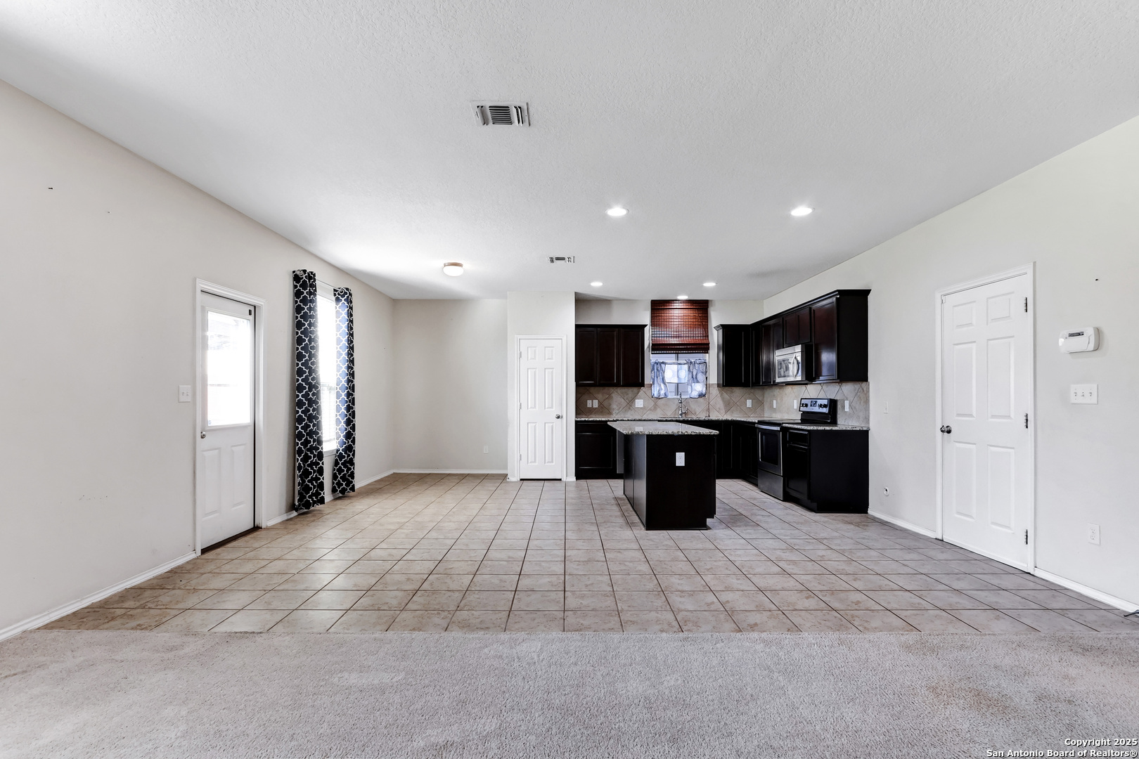 8811 Silver City San Antonio TX 78254