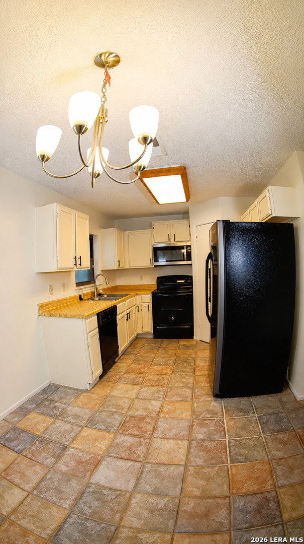 7147 Comanche Ridge Converse TX 78109