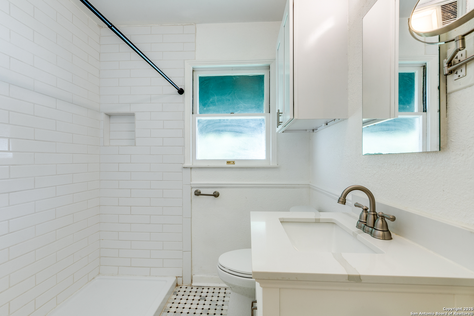 217 Corona Alamo Heights TX 78209