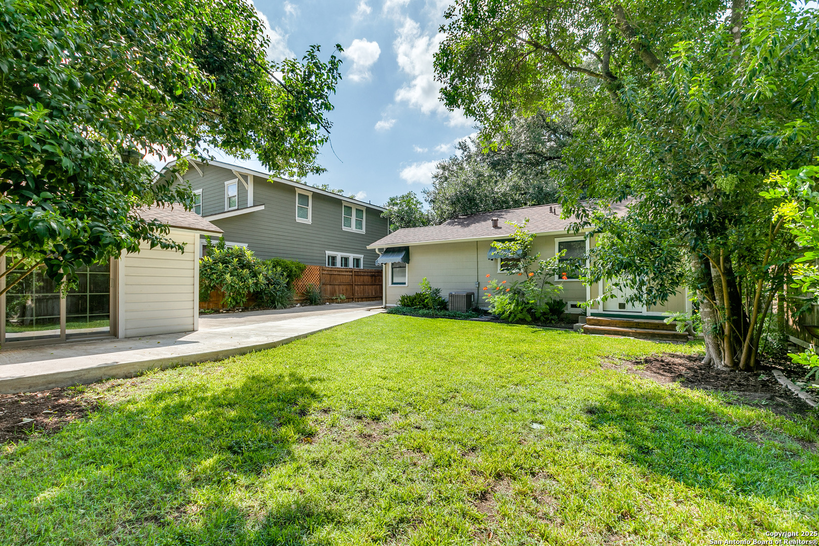 217 Corona Alamo Heights TX 78209