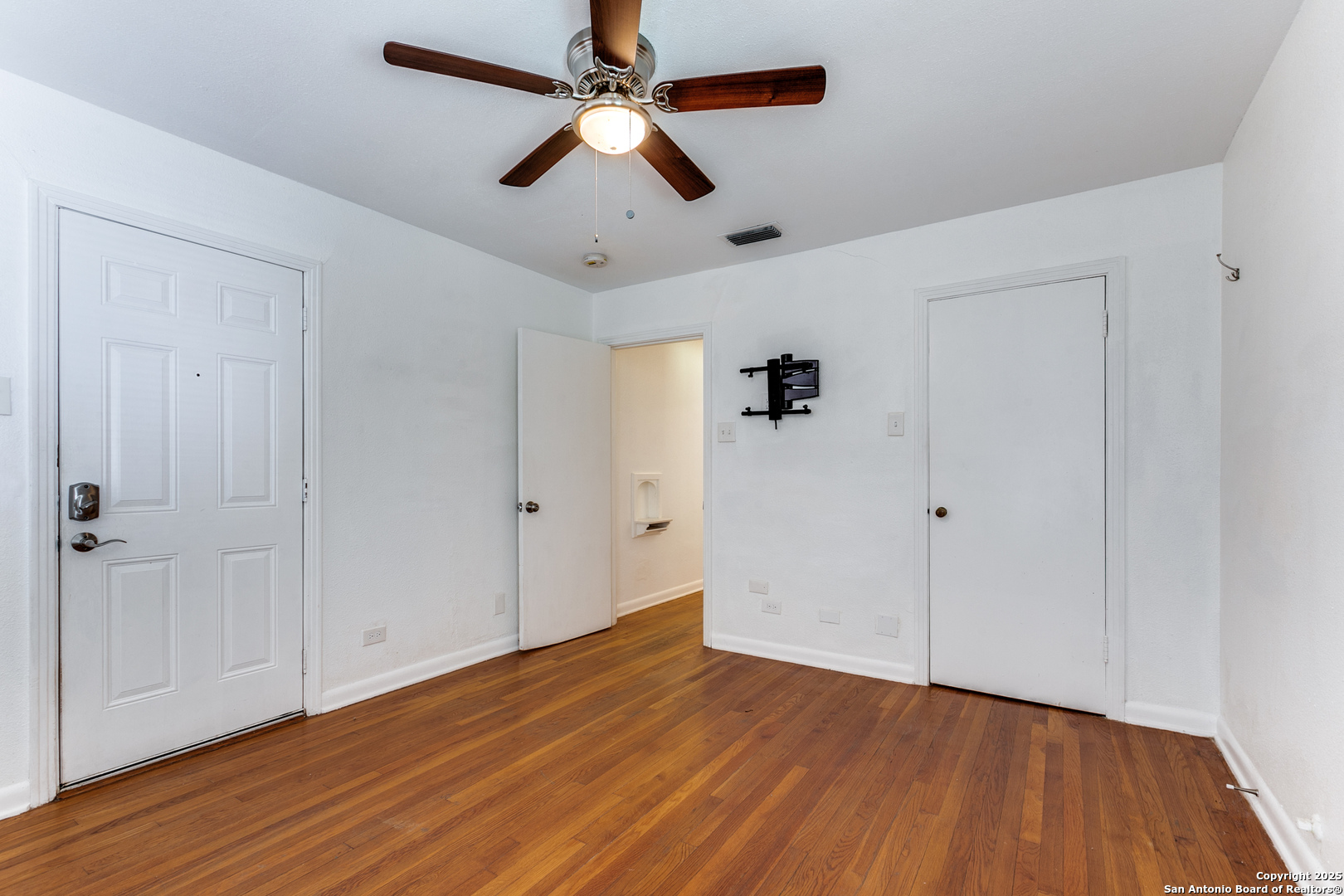 217 Corona Alamo Heights TX 78209