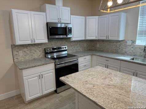 1475 Bonnyview Canyon Lake TX 78133