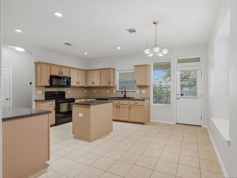 810 Campion Red San Antonio TX 78245