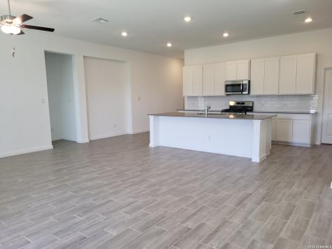 1233 Fox Wing Way New Braunfels TX 78132